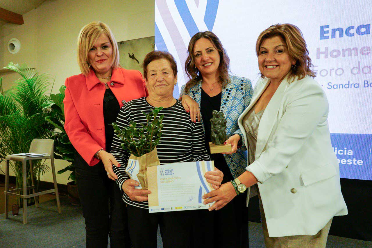 O IV Foro da Muller Rural Galega rende homenaxe a Encarnación Sotelino, memoria viva do duro traballo no mar